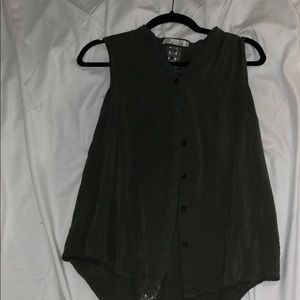 Forest green button up sleeveless blouse